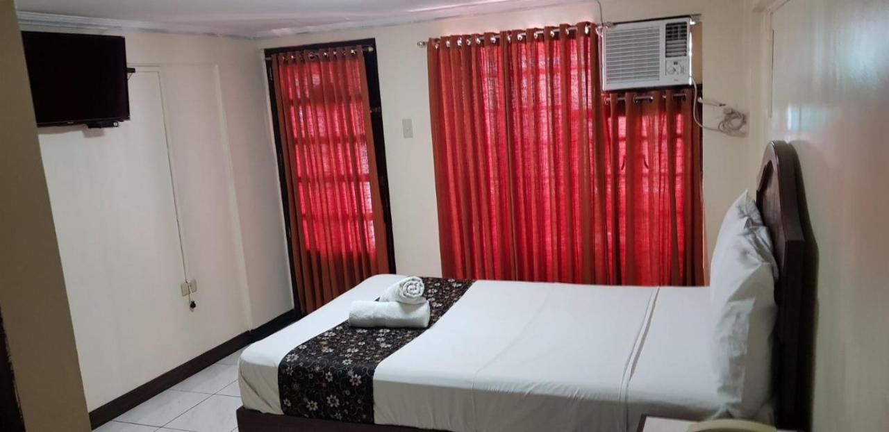 Grand Traveler Suite Inc San Pedro Makati Exterior foto